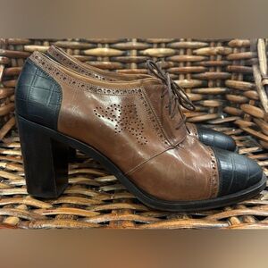 Fratelli Rossetti Brown and Black Heeled Oxfords Made in Italy. Great condition